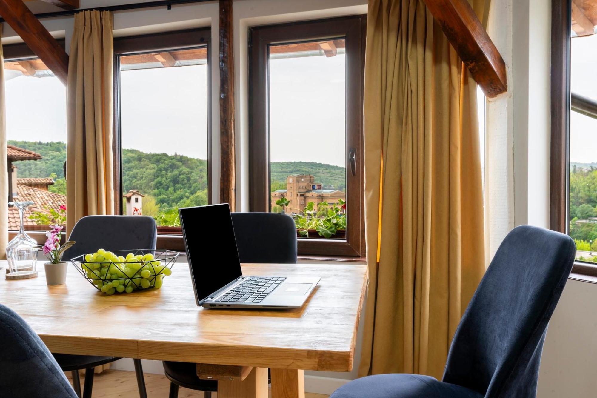 Bobevata Guest House - Floor 2 - Stunning View Old Town Veliko Tarnovo Eksteriør billede